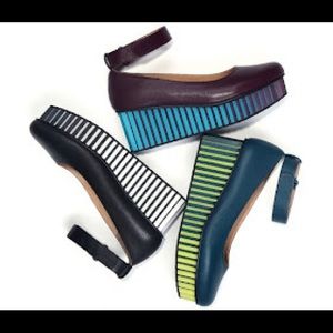 Stunning Issey Miyake wedges. A true piece of artwork. NWOT marked size 39